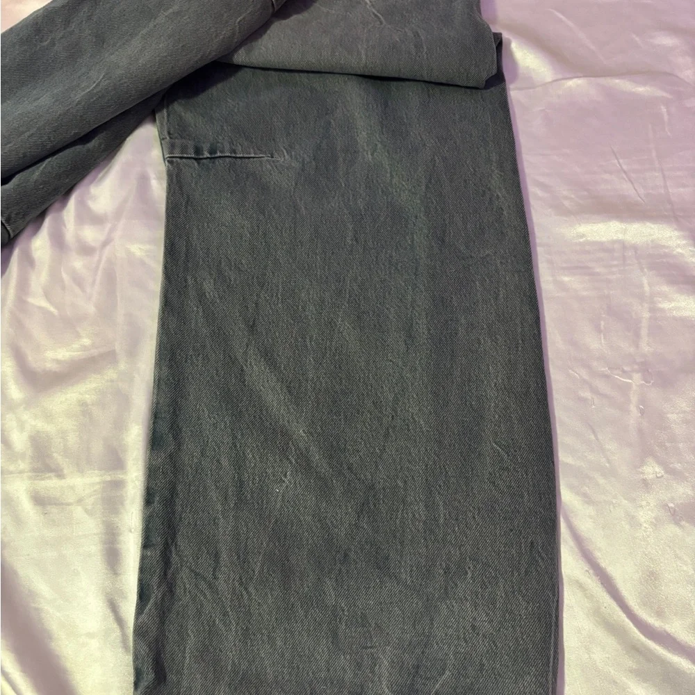 Zara Women’s Charcoal Barrel Jeans - Picture 3 of 4